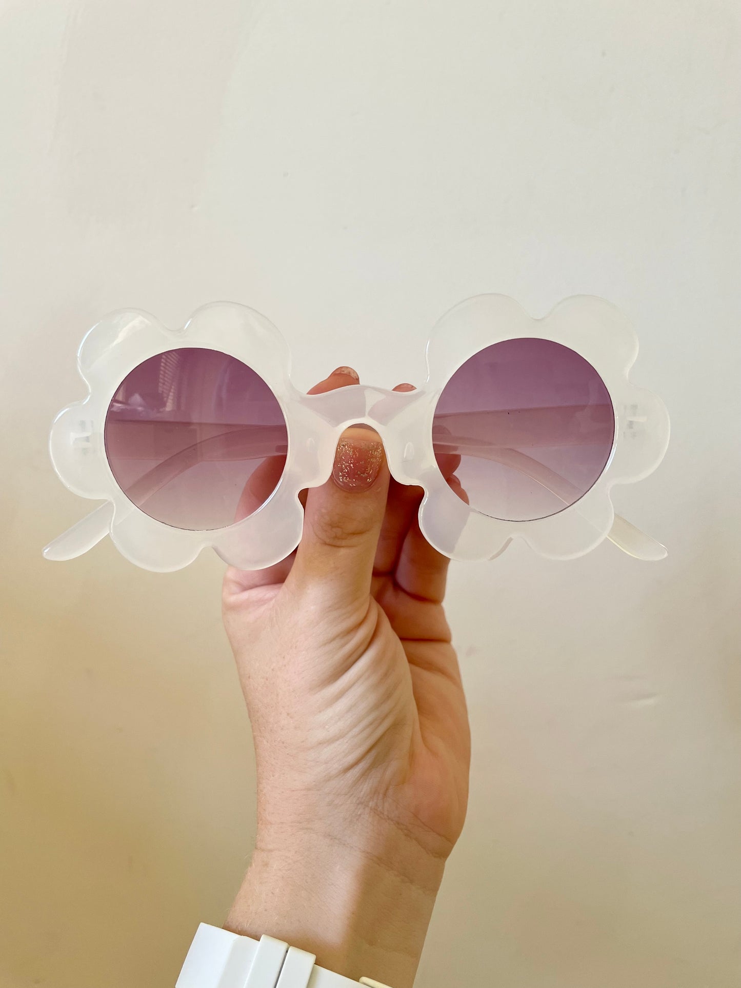 Women’s White Retro Sunglasses