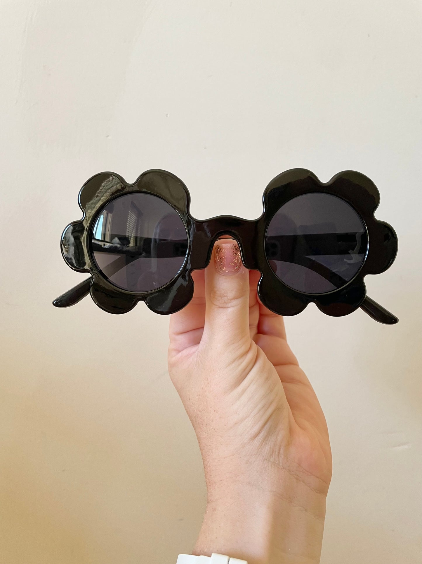 Women’s Black Retro Sunglasses